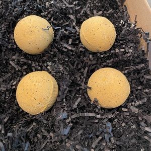 4 Orange “Smile Surprise” Bath Bombs